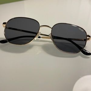 QUAY AUSTRALIA Polarized Sunglasses 😎